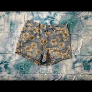 Faded sunflower Jean shorts!!